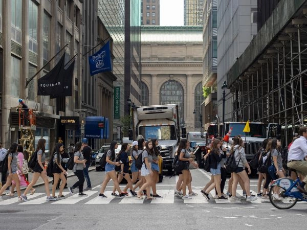 Scopri New York imparando l'inglese attraverso esperienze autentiche e internazionali