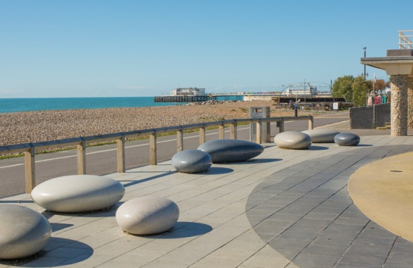 Il-lungomare-e-la-spiaggia-di-Worthing