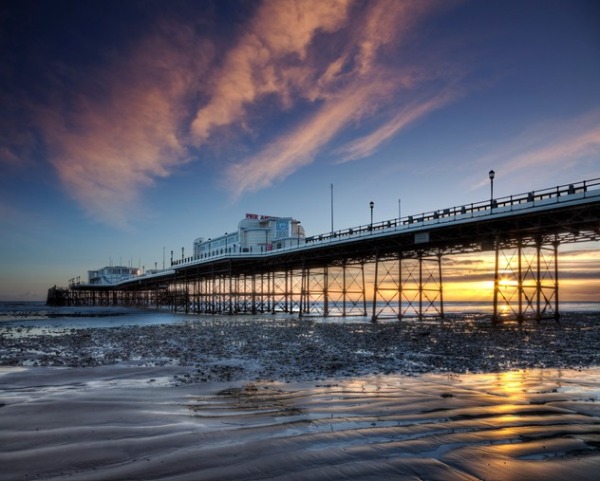 Il-pier-di-Worthing-in-Sussex