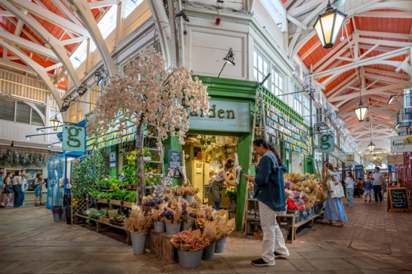 Il-Covered-market-di-Oxford-regala-una-esperienza-piu-quotidiana-della-cittadina-di-Oxford