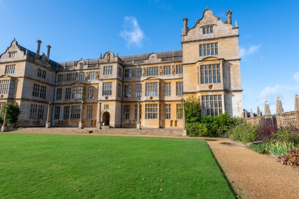 Montacute House è una grande dimora elisabettiana che permette di conoscere architettura, vita aristocratica e organizzazione del paesaggio