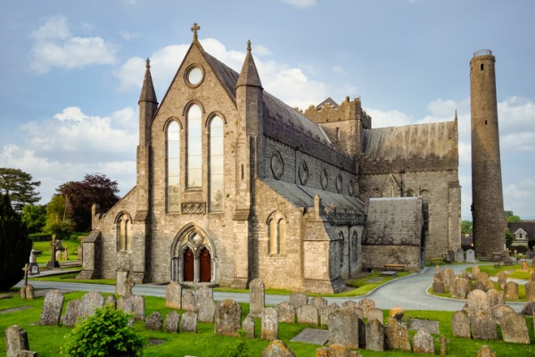 Kilkenny-St-Canice-cattedrale-da-visitare-durante-le-vacanze-studio-estive