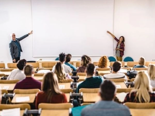 presentazione-progetto-vacanza-studio-agli-studenti