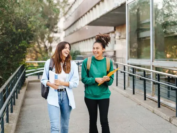 Campus universitario in Inghilterra per ragazzi dai 10 ai 17 anni con formula all inclusive Campus universitario in Inghilterra per ragazzi dai 10 ai 17 anni con formula all inclusive