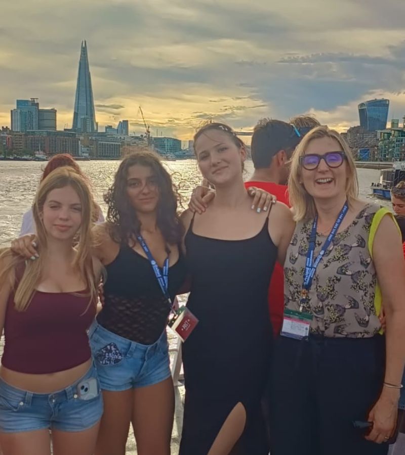 Chi può diventare Group Leader in una vacanza studio requisiti, competenze e responsabilità della figura di riferimento per gli studenti