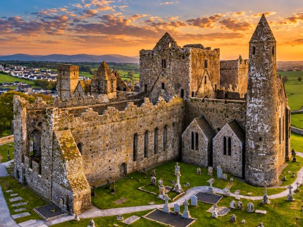 Rovine medievali del Rock of Cashel in Irlanda Rovine medievali del Rock of Cashel in Irlanda